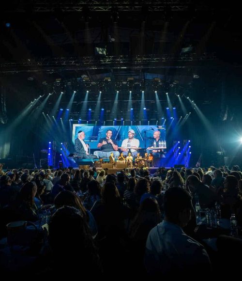 משתתפים באירוע פותחים שנה בטוב של תנועת נפגשים