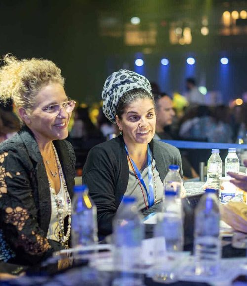 משתתפים באירוע פותחים שנה בטוב של תנועת נפגשים