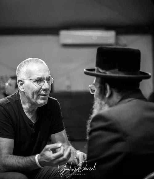 משתתפי מפגש נפגשים מחוץ לקופסה בעיר דוד