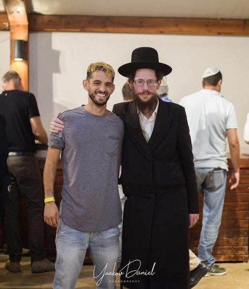 משתתפי מפגש נפגשים מחוץ לקופסה בעיר דוד