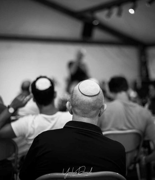 משתתפים באירוע נפגשים מחוץ לקופסה בעיר דוד