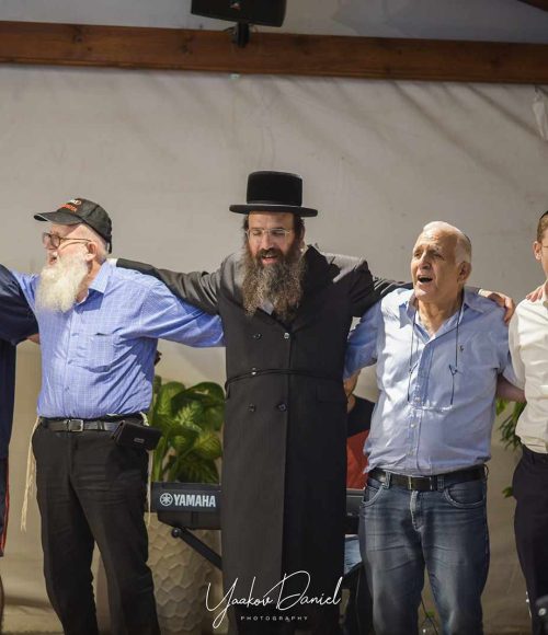 משתתפים באירוע נפגשים מחוץ לקופסה בעיר דוד