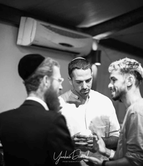 משתתפים באירוע נפגשים מחוץ לקופסה בעיר דוד