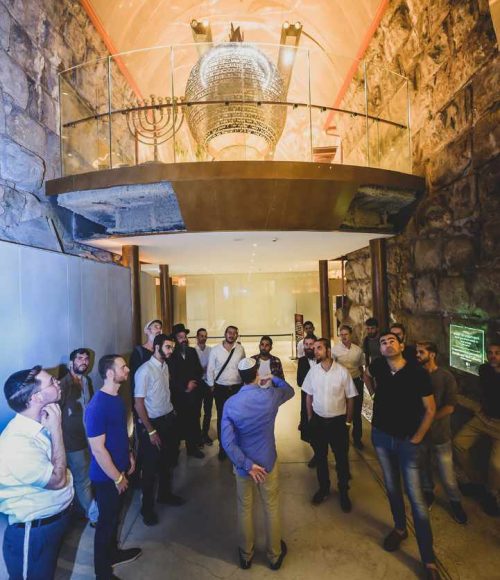 משתתפים באירוע נפגשים מחוץ לקופסה בעיר דוד