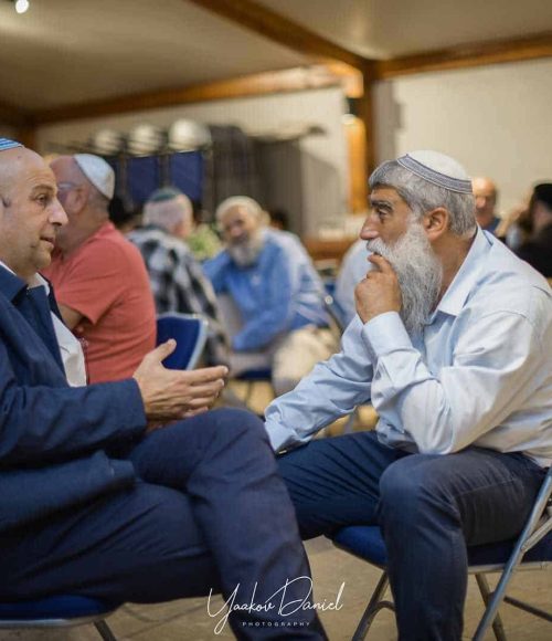 משתתפים באירוע נפגשים מחוץ לקופסה בעיר דוד