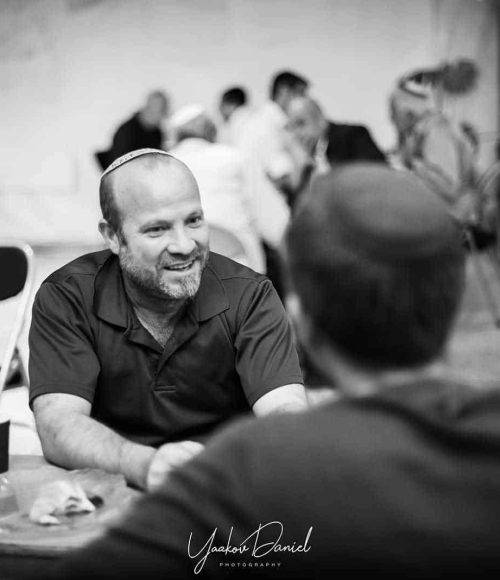 משתתפי מפגש נפגשים מחוץ לקופסה בעיר דוד