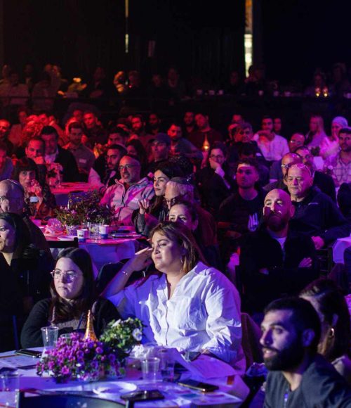 משתתפים באירוע השקת פיילוט מסע נפגשים בהאנגר 11