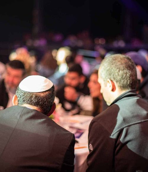 משתתפים באירוע השקת פיילוט מסע נפגשים בהאנגר 11