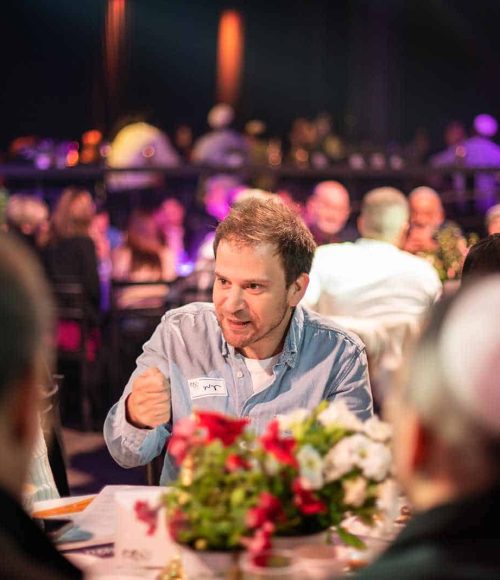 משתתפים באירוע השקת פיילוט מסע נפגשים בהאנגר 11