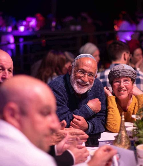 משתתפים באירוע השקת פיילוט מסע נפגשים בהאנגר 11