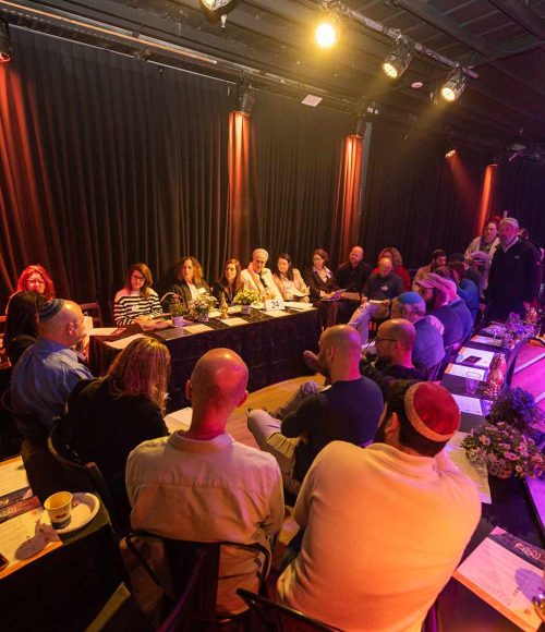 משתתפים באירוע השקת פיילוט מסע נפגשים בהאנגר 11