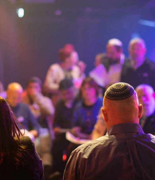 משתתפים בהשקת פיילוט מסע נפגשים בהאנגר 11
